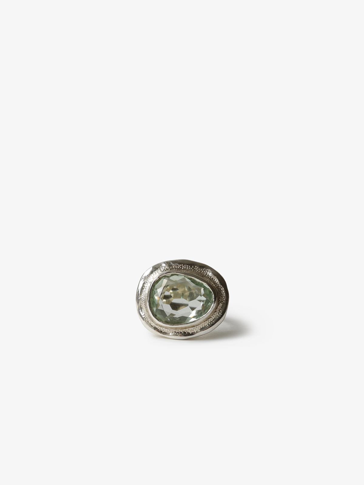 Dot & Quatz Ring
