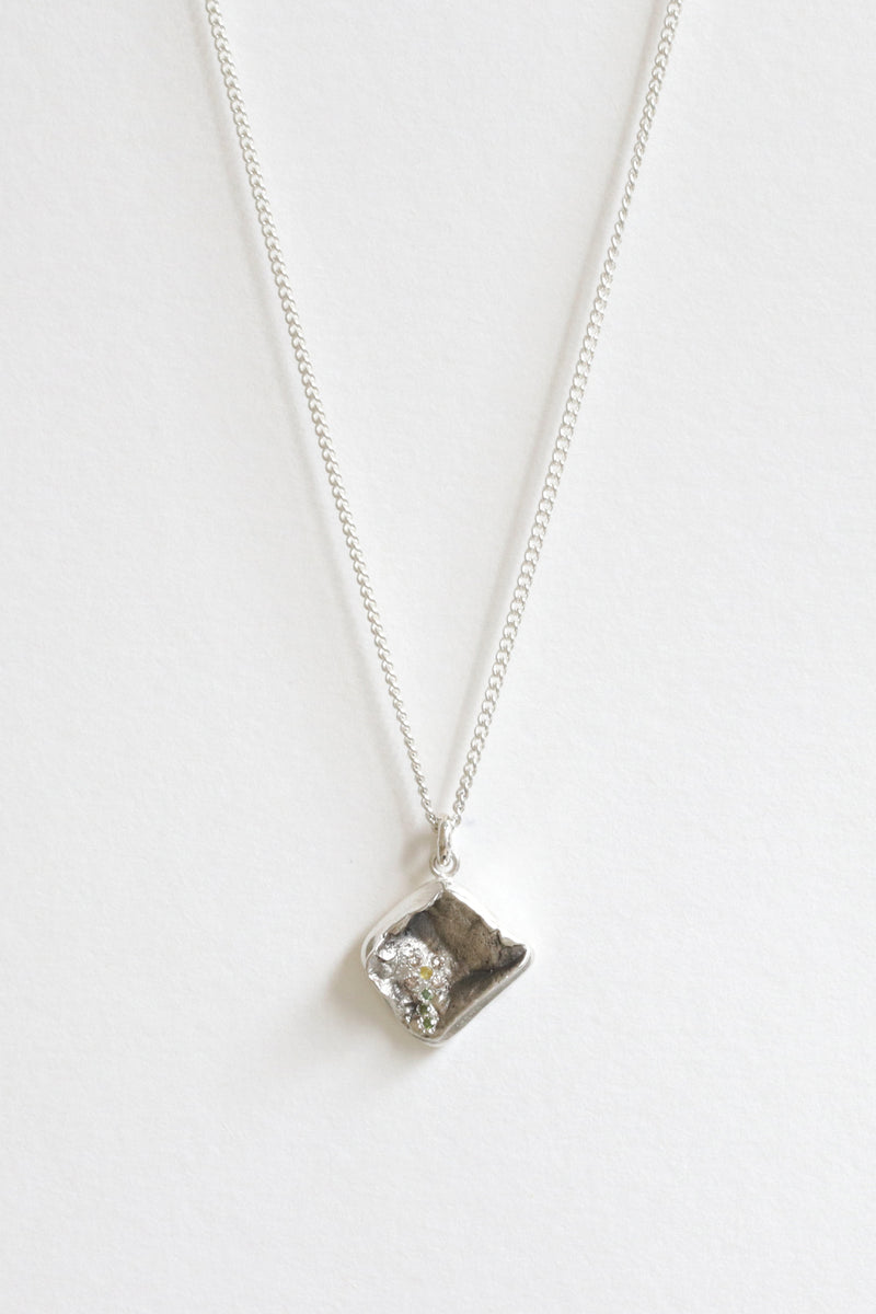 FLOWER PENDANT
